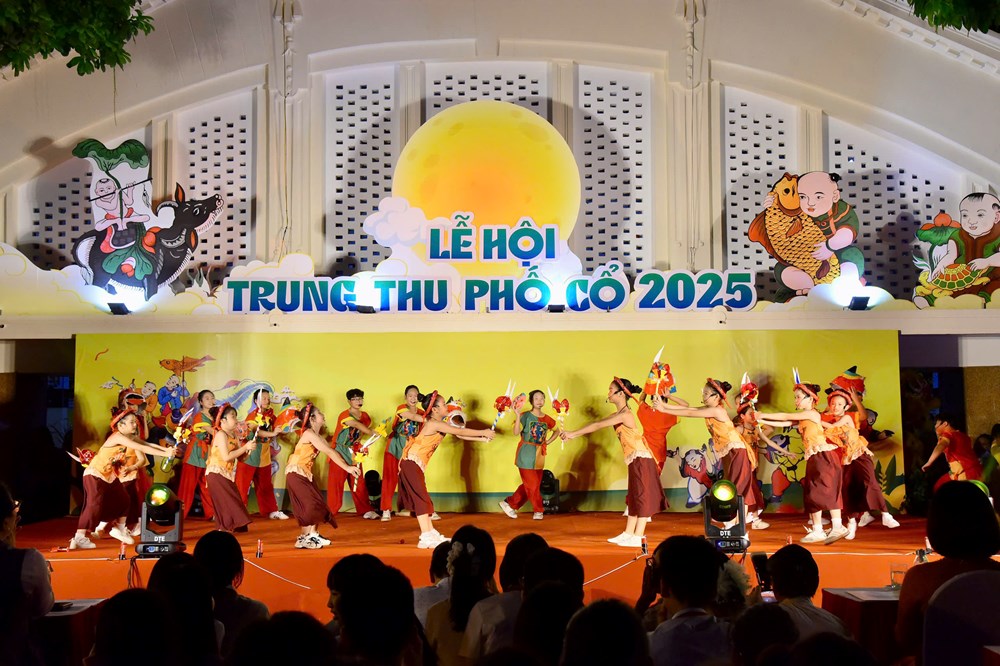 Rộn ràng lễ hội Trung thu phố cổ Hà Nội 2025 - ảnh 5