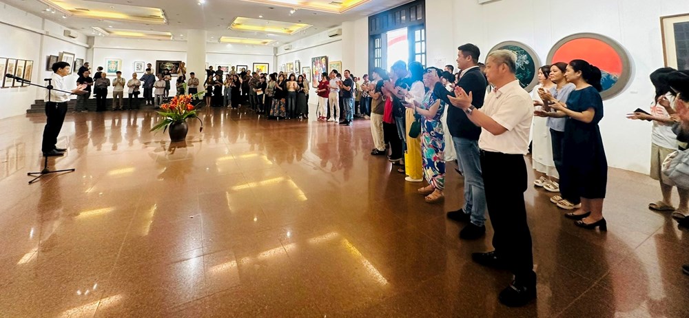 Những gam màu rực rỡ trong “Triển lãm Tháng 10” - ảnh 2