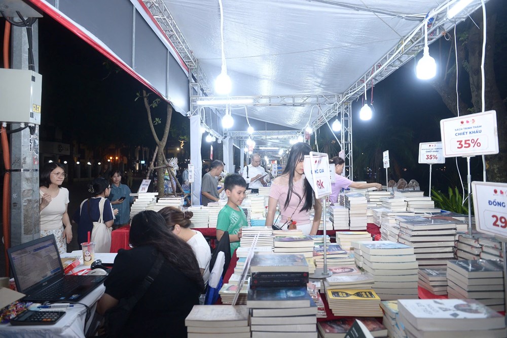 Hội Sách Hà Nội năm 2025: Văn hóa đọc đồng hành cùng đổi mới sáng tạo - ảnh 5