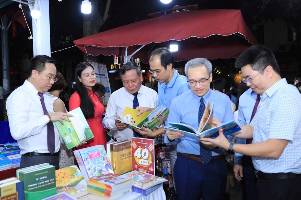 Hội Sách Hà Nội năm 2025: Văn hóa đọc đồng hành cùng đổi mới sáng tạo - ảnh 4