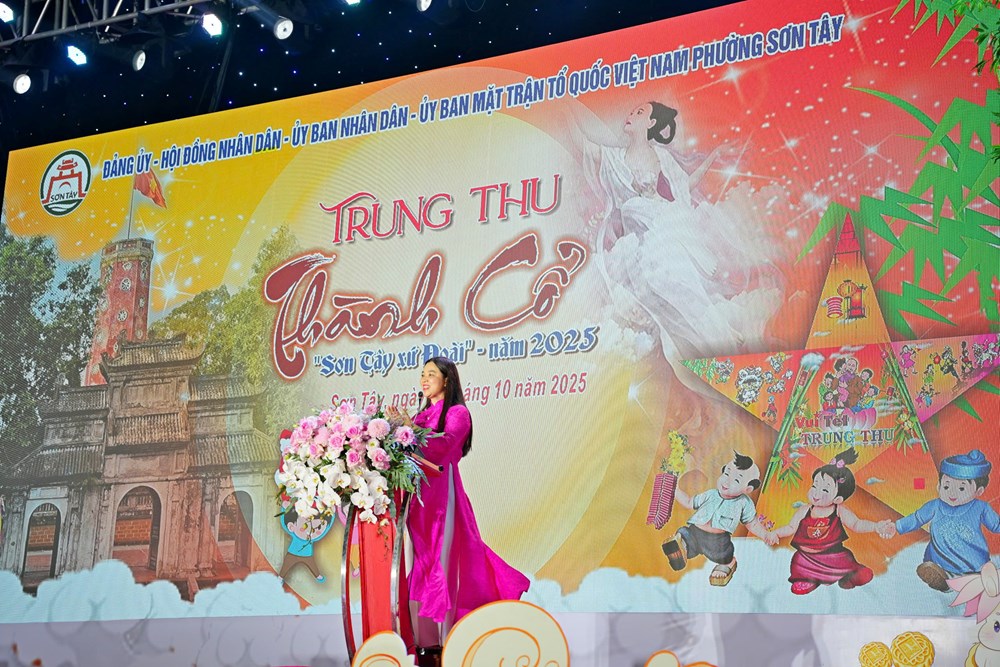 Phường Sơn Tây: Mô hình “Cá chép trông trăng” đoạt giải Quán quân Hội thi mô hình đèn Trung thu năm 2025 - ảnh 3