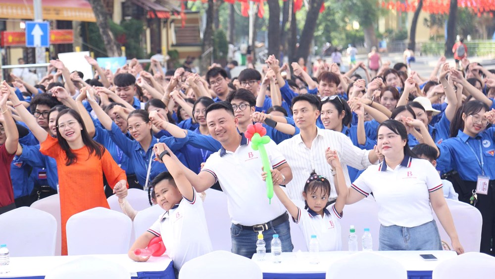 Khai mạc ngày hội “Gia đình trẻ hạnh phúc” năm 2025 - ảnh 2
