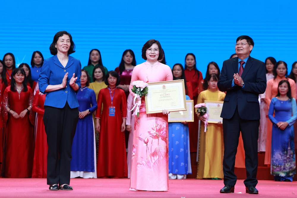 Lần đầu tiên trao Giải thưởng “Nữ đoàn viên Công đoàn Năng động, Sáng tạo, Trách nhiệm” - ảnh 6