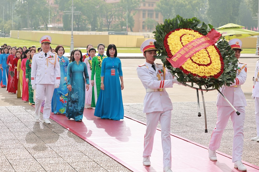Lần đầu tiên trao Giải thưởng “Nữ đoàn viên Công đoàn Năng động, Sáng tạo, Trách nhiệm” - ảnh 1