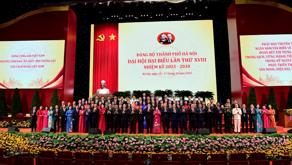 Bà Bùi Thị Minh Hoài tái cử Bí thư Thành ủy Hà Nội khóa XVIII - ảnh 2