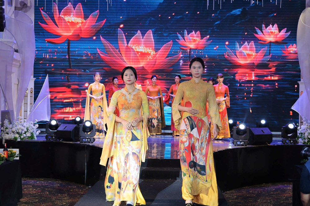 NTK Hoàng Ly và tình yêu với áo dài Việt - ảnh 4