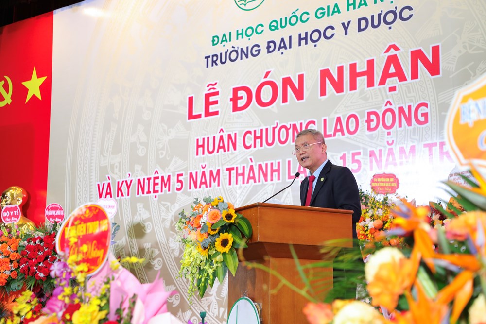 Trường Đại học Y Dược đón nhận Huân chương Lao động hạng Ba - ảnh 2