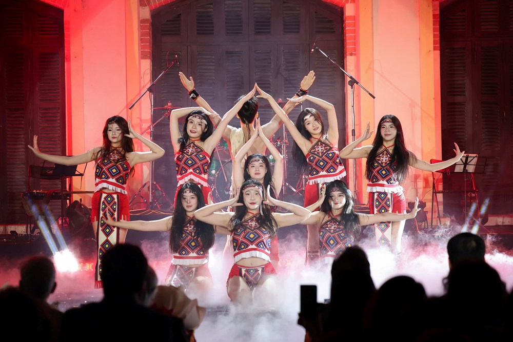 Trường CĐ Nghệ thuật Hà Nội kỷ niệm Ngày Nhà giáo Việt Nam - ảnh 3