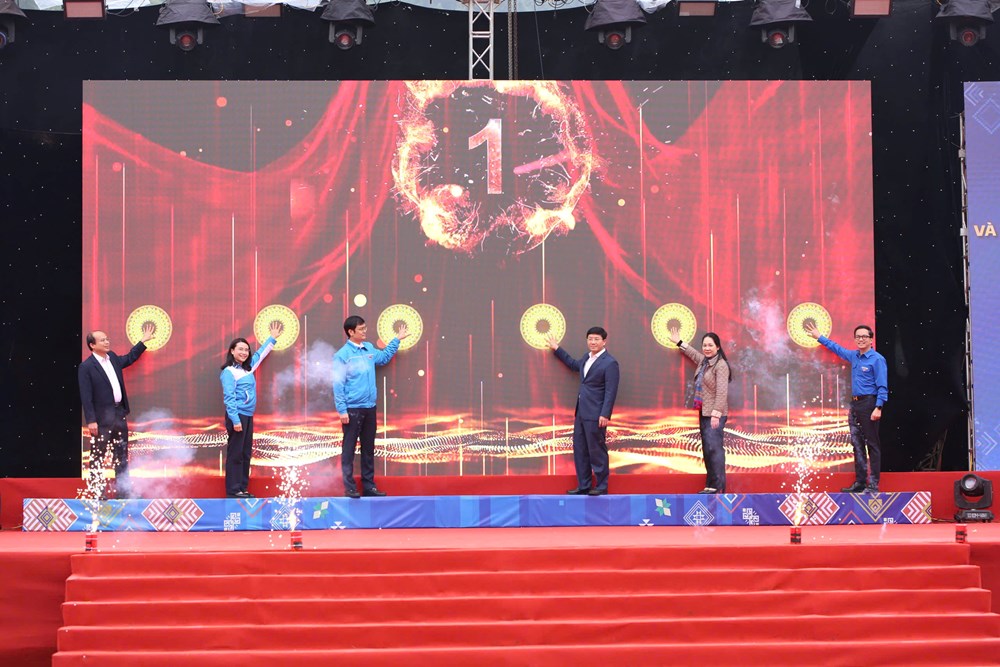 Tuổi trẻ Việt Nam đồng hành với thanh thiếu nhi vùng biên giới - ảnh 2