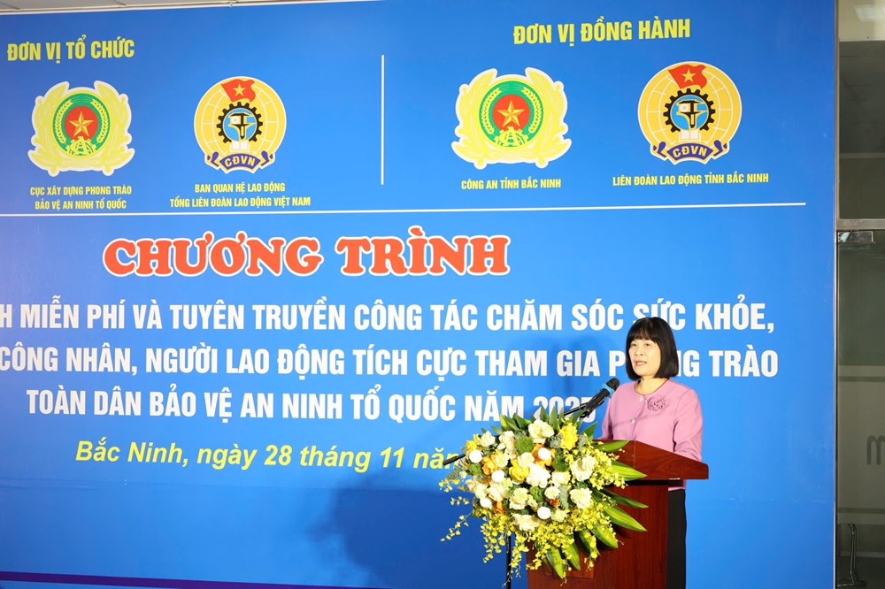 Khám sức khỏe và trang bị kỹ năng phòng ngừa tội phạm trong công nhân lao động - ảnh 2