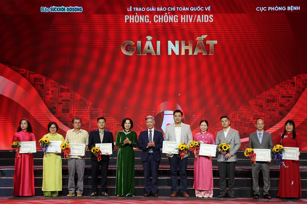 Trao Giải Báo chí toàn quốc về “Phòng, chống HIV/AIDS” - ảnh 1
