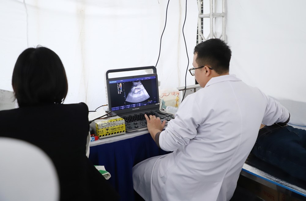 Khi phố đi bộ trở thành “phòng khám cộng đồng” của người dân Thủ đô - ảnh 2