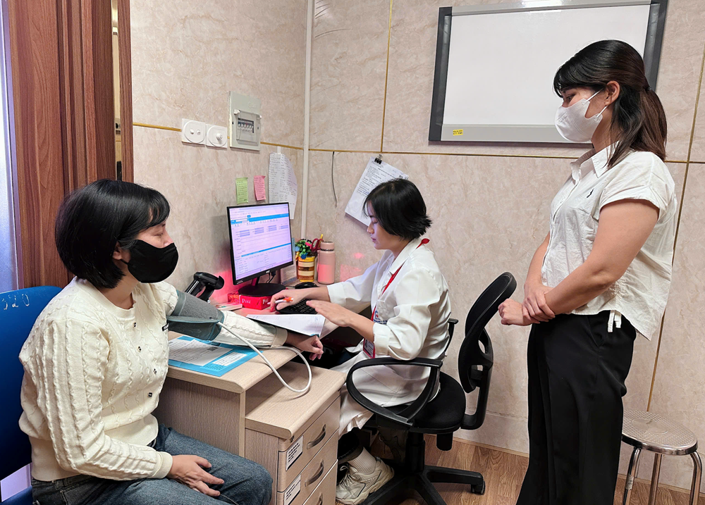 Tầm soát ung thư và tổ chức “Gian hàng 0 đồng” cho hơn 2.000 phụ nữ yếu thế - ảnh 2