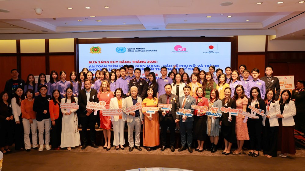 Bữa sáng Ruy băng trắng - bảo vệ phụ nữ và trẻ em khỏi bạo lực, lừa đảo trực tuyến - ảnh 1