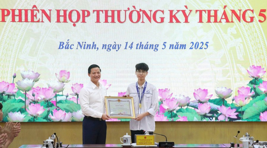 Niềm tự hào của cậu học sinh đoạt Huy chương Vàng Olympic Vật lý châu Á - 2025 - ảnh 1