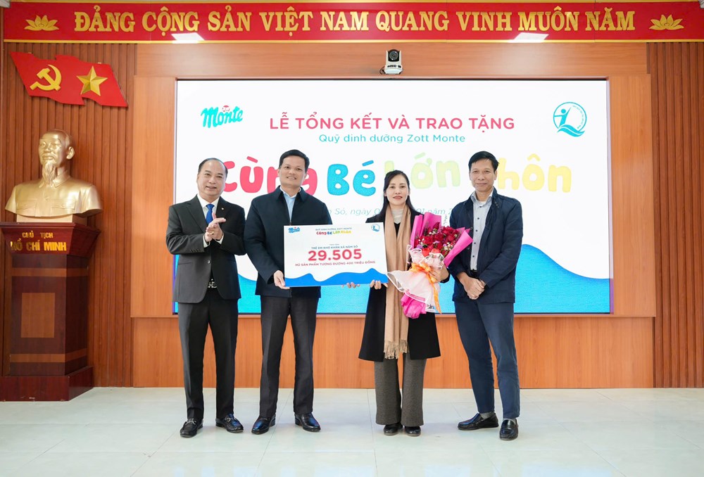 Trao tặng sản phẩm sữa cho trẻ em vùng cao Lai Châu - ảnh 1