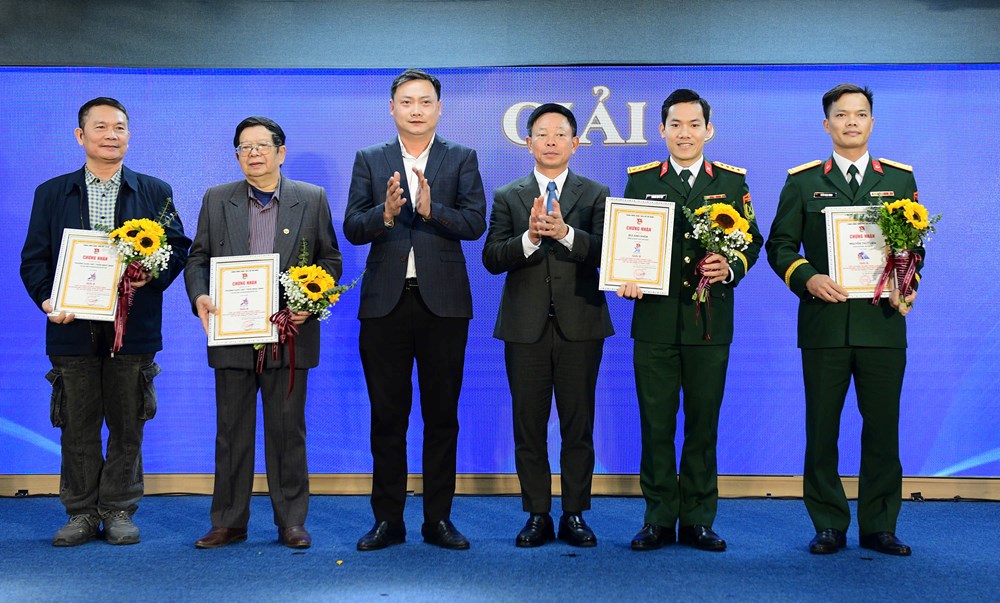 Trao giải sáng tác logo và phát động cuộc thi sáng tác tranh cổ động về Đại hội Đoàn toàn quốc lần thứ XIII - ảnh 4