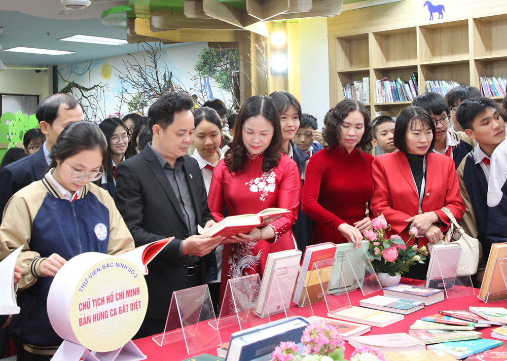 Thư viện Bắc Ninh số 2 khai mạc Phòng trưng bày sách, báo Xuân Bính Ngọ - 2026 - ảnh 1