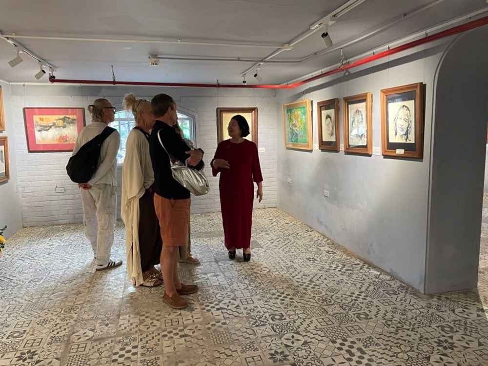 Khai mạc triển lãm mỹ thuật “Hà Nội trong mắt ai” - ảnh 2