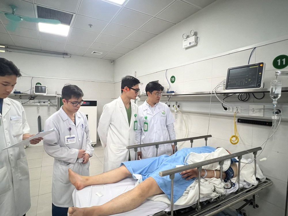 Hơn 1.000 ca cấp cứu tại Bệnh viện Việt Đức, một nửa do tai nạn giao thông - ảnh 1