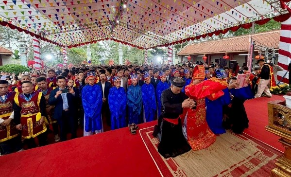 Tưng bừng khai hội đền Măng Sơn - ảnh 2