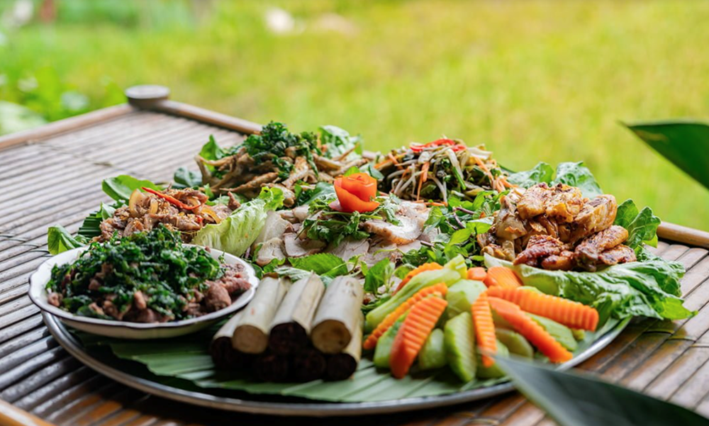 Một gia đình ở Sơn La bị ngộ độc thực phẩm sau bữa ăn trưa - ảnh 1