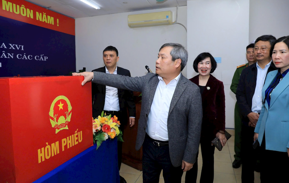 Chủ tịch UBND TP Hà Nội: Bảo đảm an ninh, an toàn tại các điểm bỏ phiếu và cử tri đi bầu cử - ảnh 4