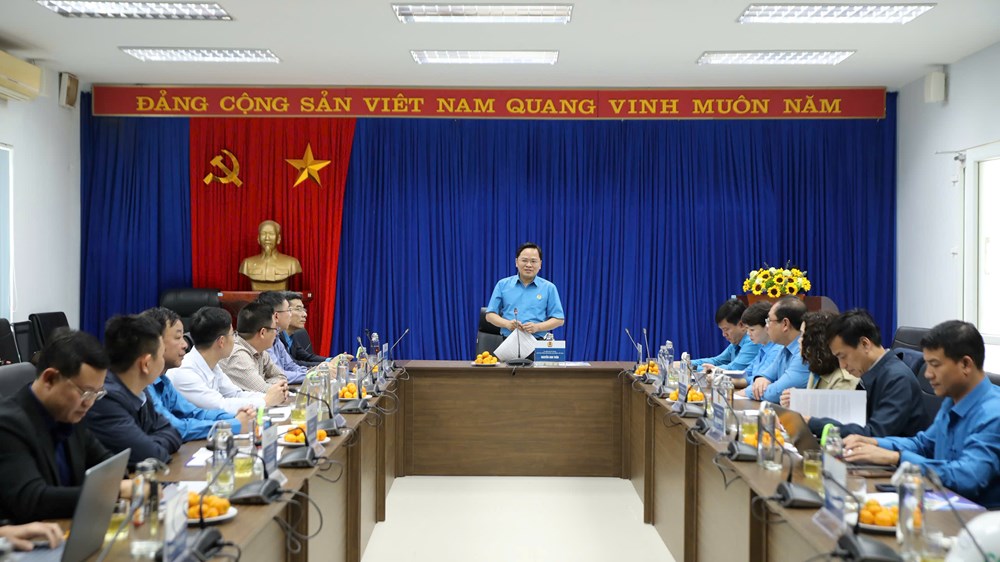 Tiếp sức công nhân trên công trình điện trọng điểm  - ảnh 1