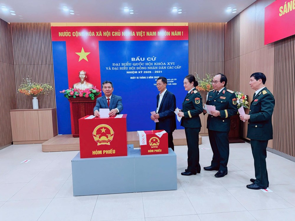 Cử tri trên địa bàn phường Hoàn Kiếm gửi trọn niềm tin vào lá phiếu - ảnh 6