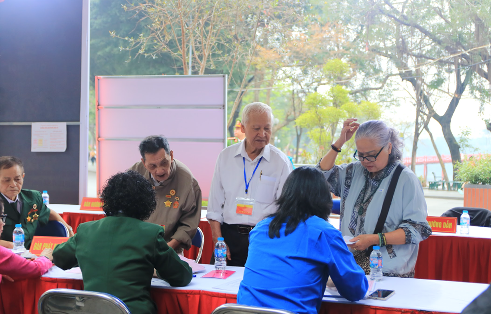 Hà Nội: 352 khu vực bầu cử đạt tỉ lệ 100% cử tri trong danh sách đi bỏ phiếu - ảnh 5