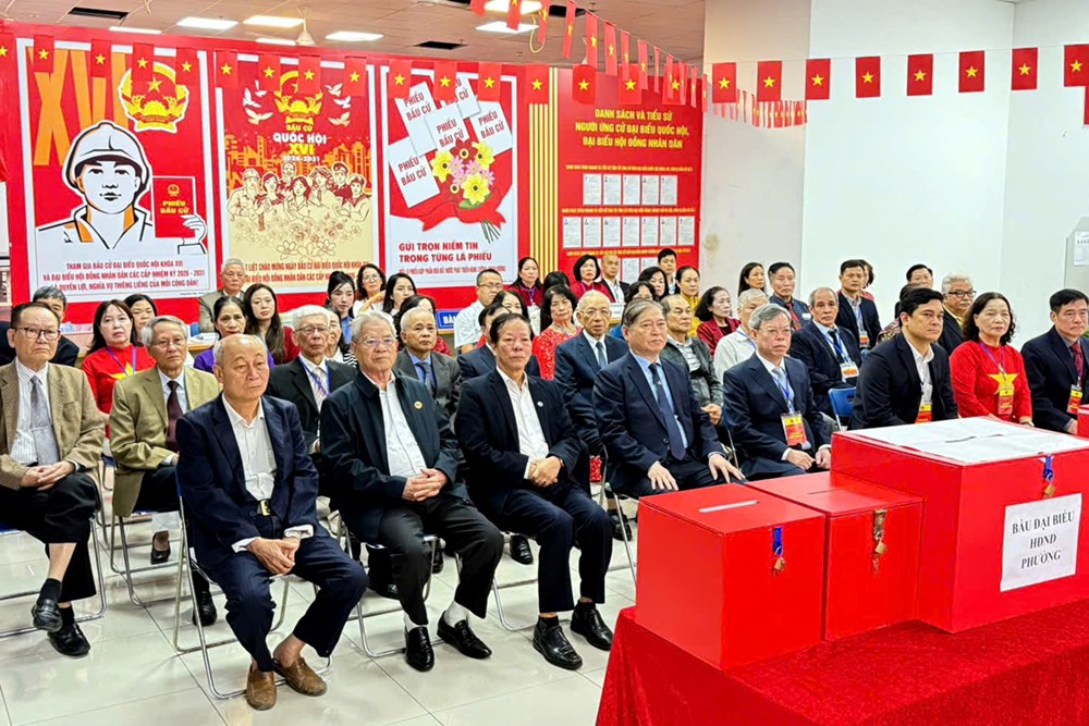 Cử tri phường Thanh Xuân phấn khởi tham gia bầu cử - ảnh 4