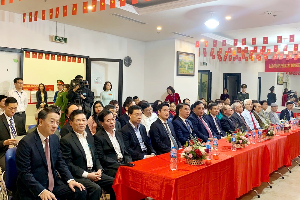 Cử tri phường Thanh Xuân phấn khởi tham gia bầu cử - ảnh 1