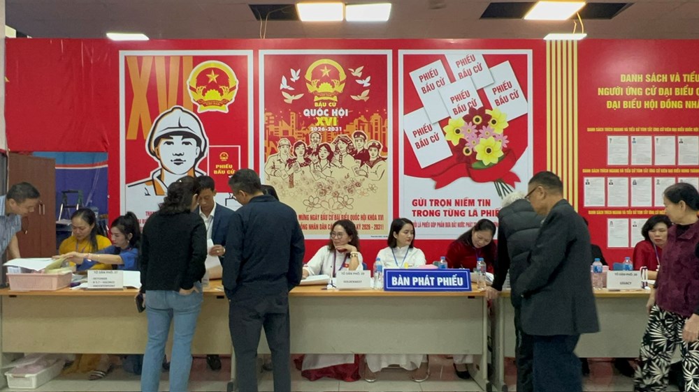 Cử tri phường Thanh Xuân phấn khởi tham gia bầu cử - ảnh 8