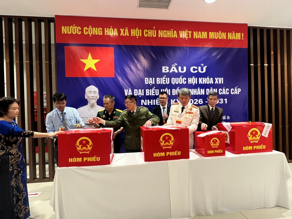 Cử tri phường Thanh Xuân phấn khởi tham gia bầu cử - ảnh 7