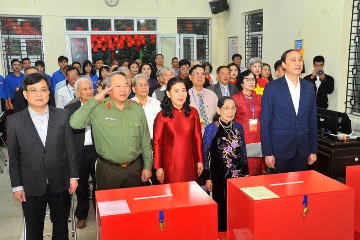 Cử tri phường Thanh Xuân phấn khởi tham gia bầu cử - ảnh 3