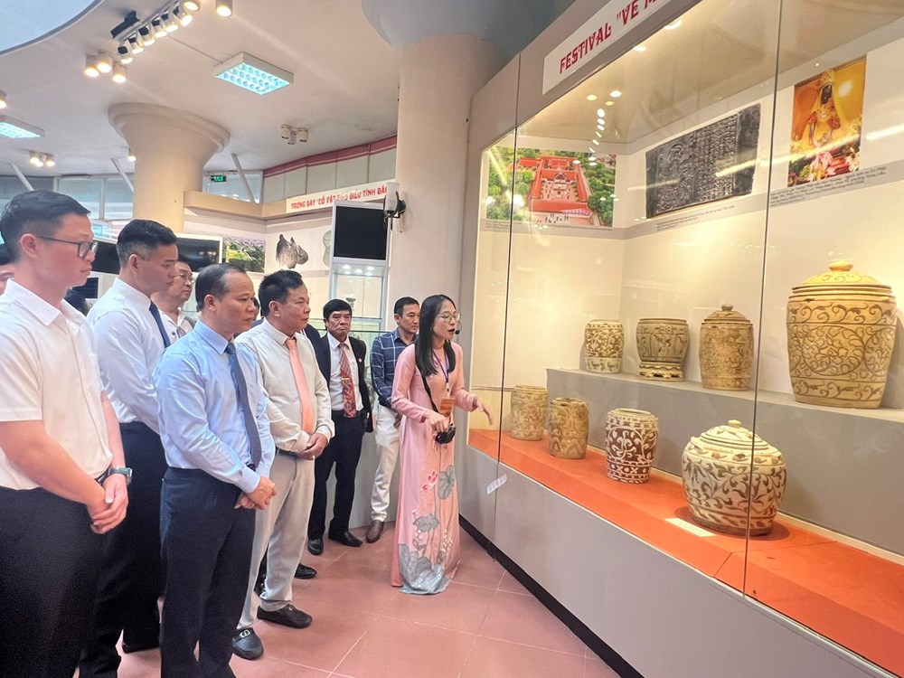 Khai mạc trưng bày “Cổ vật tiêu biểu tỉnh Bắc Ninh” - ảnh 1