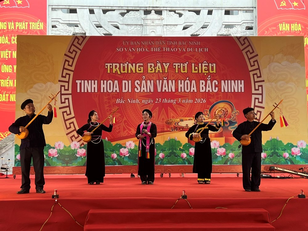 Trưng bày tư liệu “Tinh hoa di sản văn hóa Bắc Ninh” - ảnh 2