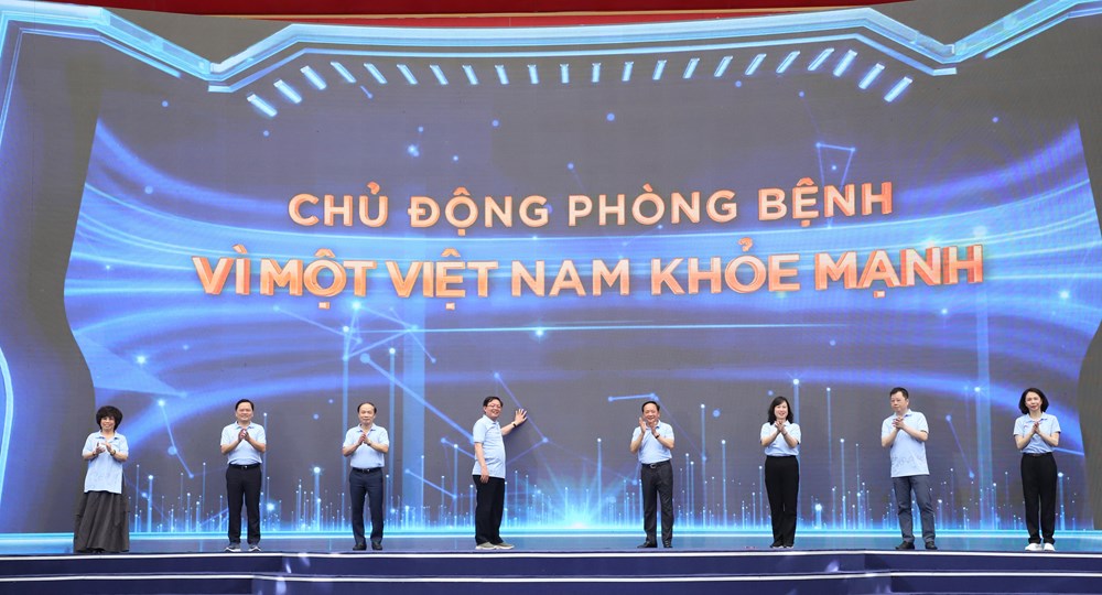 Hơn 10.000 người dân tham gia hưởng ứng Ngày Sức khoẻ toàn dân - ảnh 1