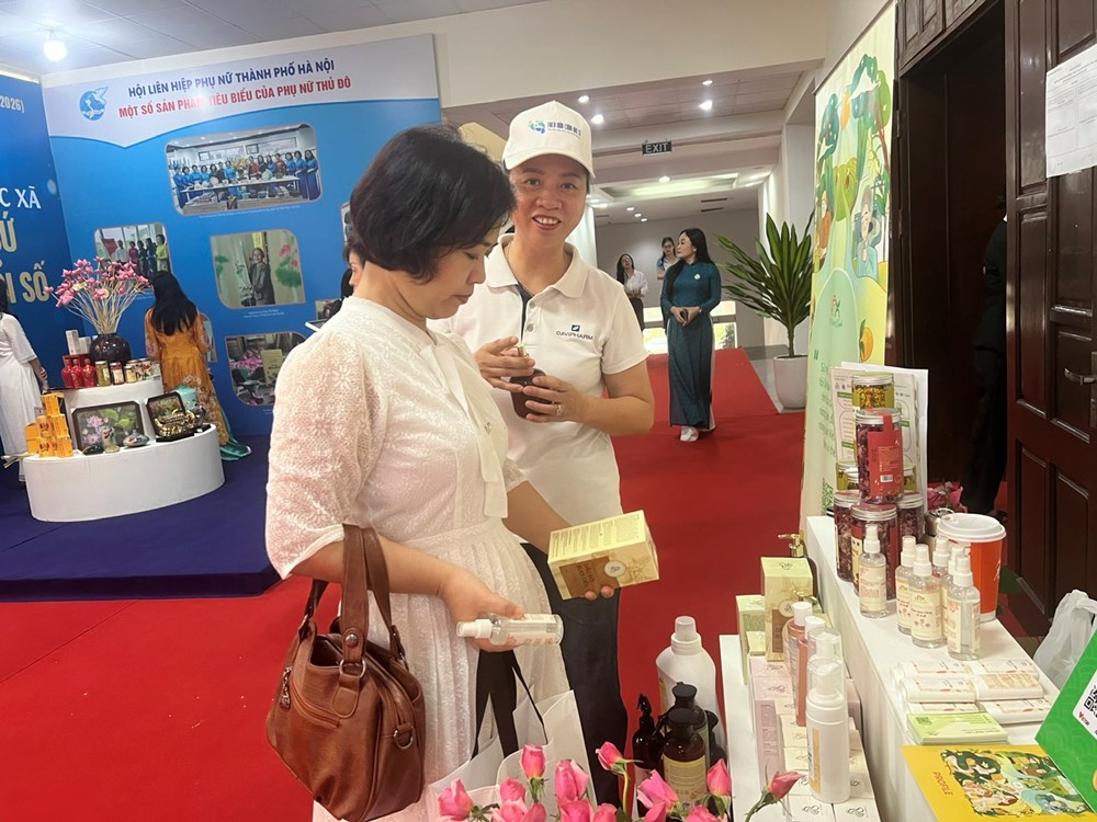 Phụ nữ Thủ đô ứng dụng công nghệ chuyển đổi số trong kinh tế tập thể - ảnh 3