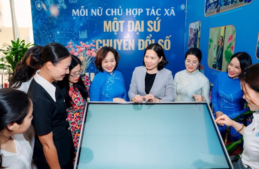 Phụ nữ Thủ đô ứng dụng công nghệ chuyển đổi số trong kinh tế tập thể - ảnh 2