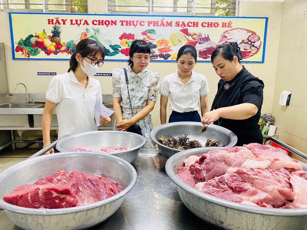 Phía sau những suất ăn bán trú: Nhiều bất thường bị phơi bày - ảnh 3