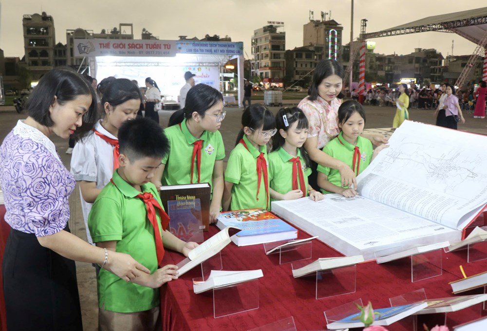 Mỗi cuốn sách là một viên gạch xây dựng nên bản lĩnh và trí tuệ Việt Nam - ảnh 7