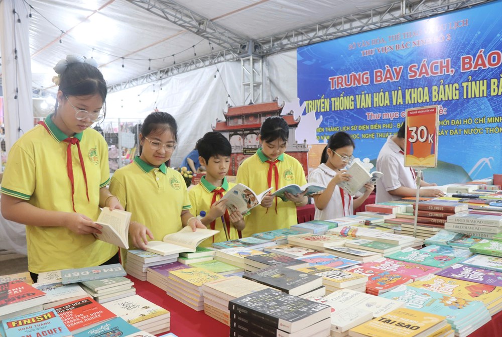 Mỗi cuốn sách là một viên gạch xây dựng nên bản lĩnh và trí tuệ Việt Nam - ảnh 5