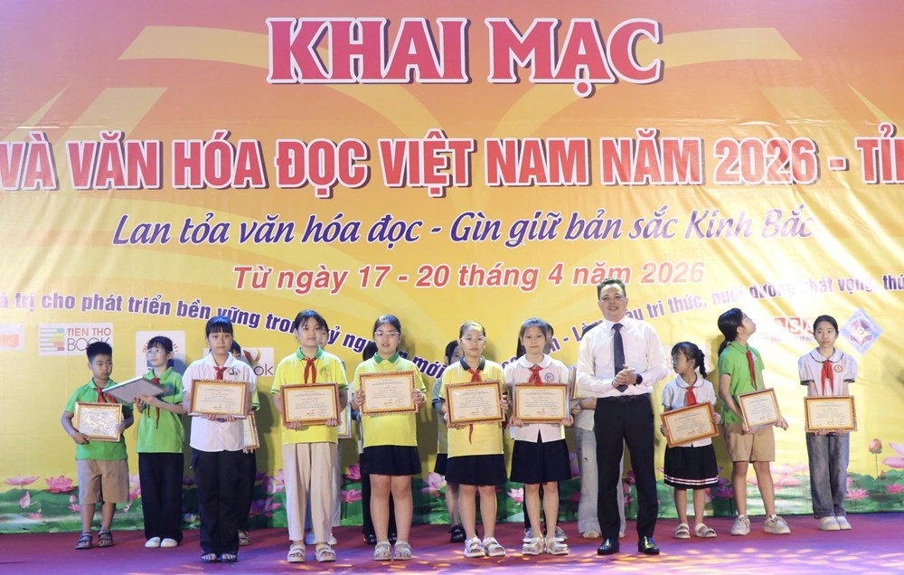 Mỗi cuốn sách là một viên gạch xây dựng nên bản lĩnh và trí tuệ Việt Nam - ảnh 4