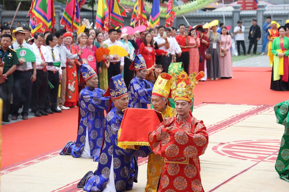Lễ hội Bình Đà 2026: Trang nghiêm nghi lễ dâng hương Quốc Tổ Lạc Long Quân - ảnh 4
