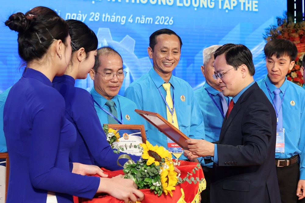 Tuyên dương Chủ tịch công đoàn tiêu biểu nhân kỷ niệm Ngày Quốc tế Lao động - ảnh 3