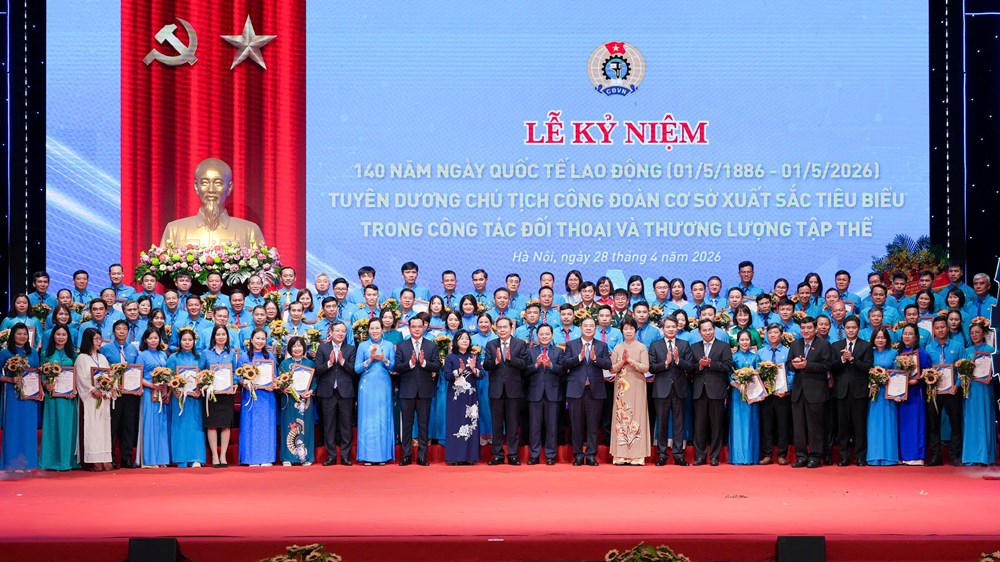 Tuyên dương Chủ tịch công đoàn tiêu biểu nhân kỷ niệm Ngày Quốc tế Lao động - ảnh 5