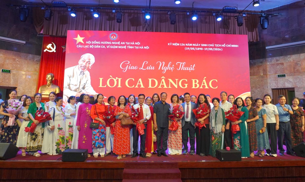 Lắng đọng chương trình “Lời ca dâng Bác” - ảnh 5