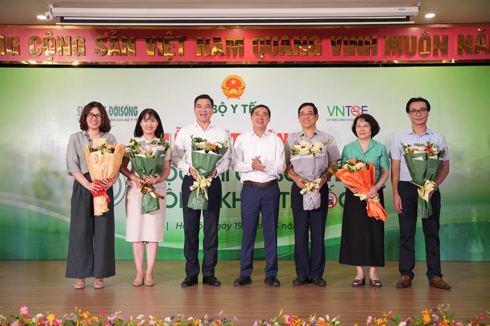 Phát động cuộc thi “Cơ sở y tế không khói thuốc lá” lần II - ảnh 5