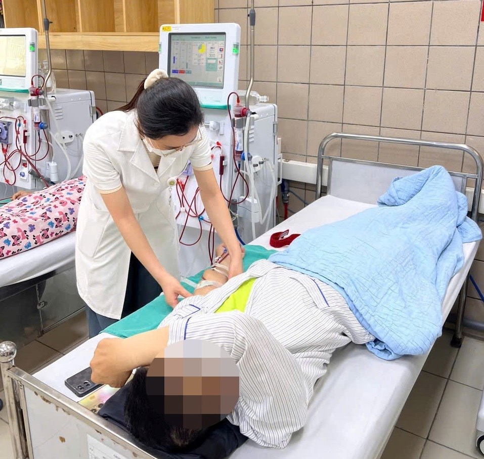 4 dấu hiệu và 3 nguyên tắc bảo vệ thận trong ngày nắng nóng - ảnh 1